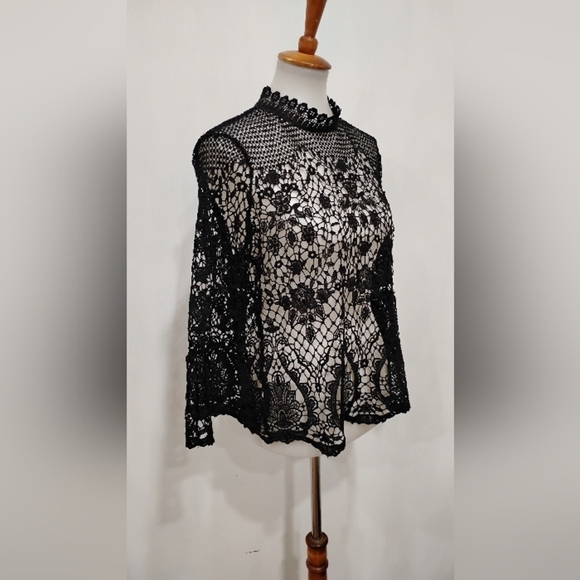 RETRO BLACK LACE TOP - Picture 5 of 8
